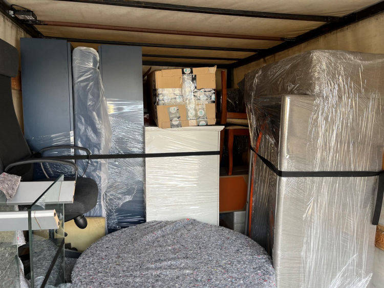 piros7es - szallitas, fuvarozas