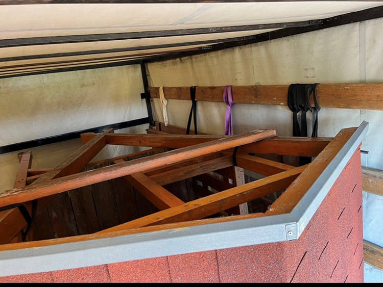 piros7es - szallitas, fuvarozas