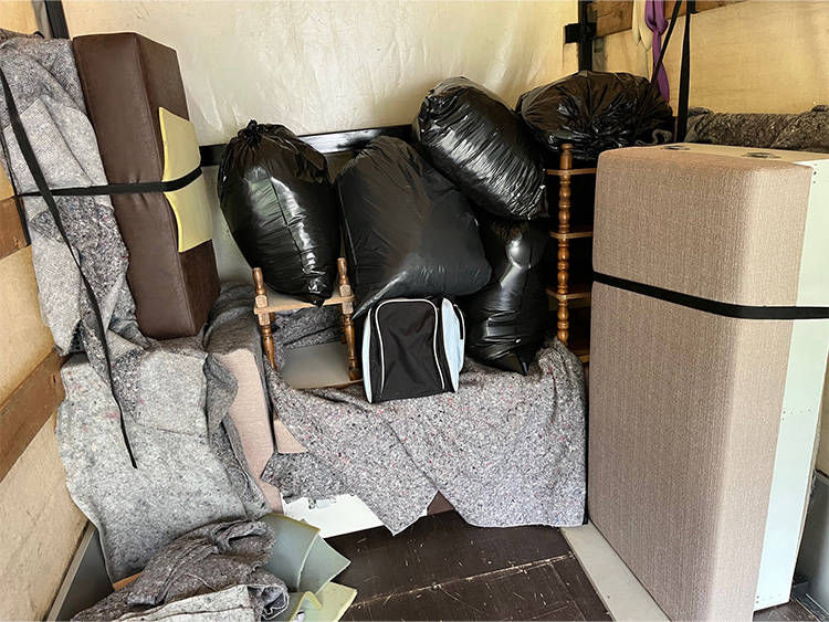 piros7es - szallitas, fuvarozas