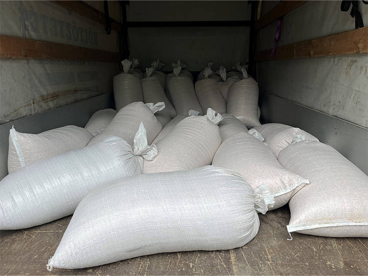 piros7es - szallitas, fuvarozas