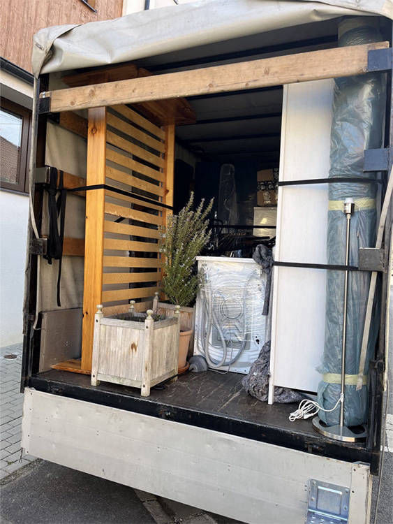 piros7es - szallitas, fuvarozas