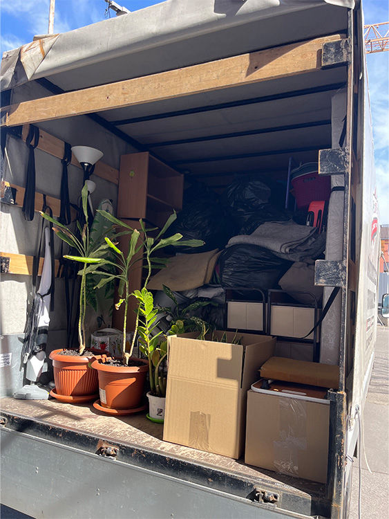 piros7es - szallitas, fuvarozas