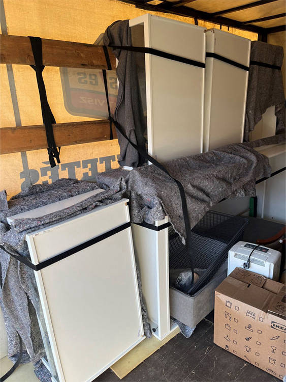 piros7es - szallitas, fuvarozas